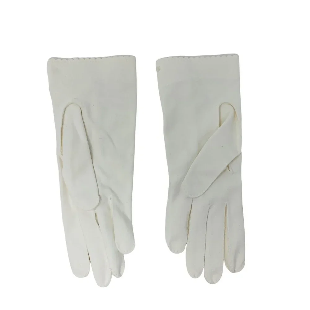 Vintage 1950s White Scalloped Floral Detail Wrist Gloves 7.5